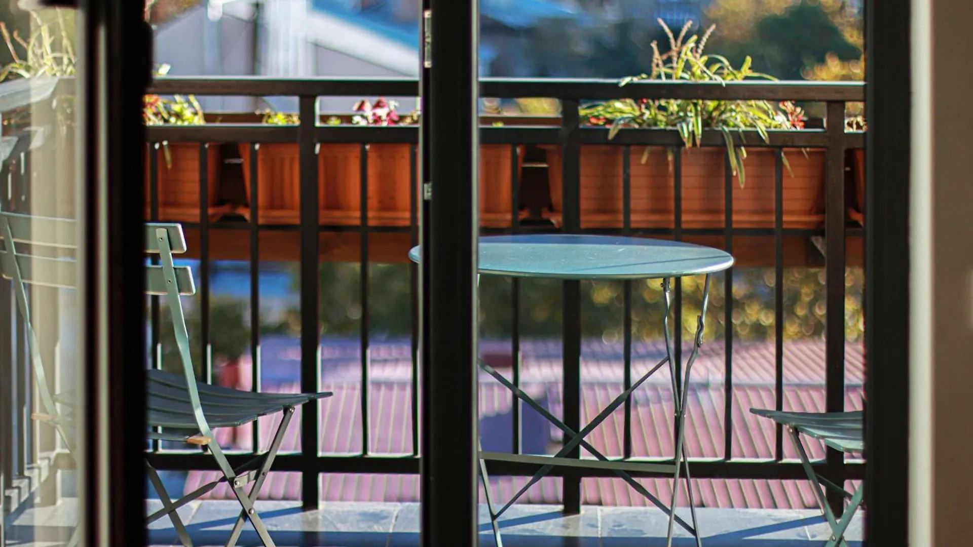 Modern 1Br Apt W Spacious Balcony & A Bathtub Tbilisi Georgien