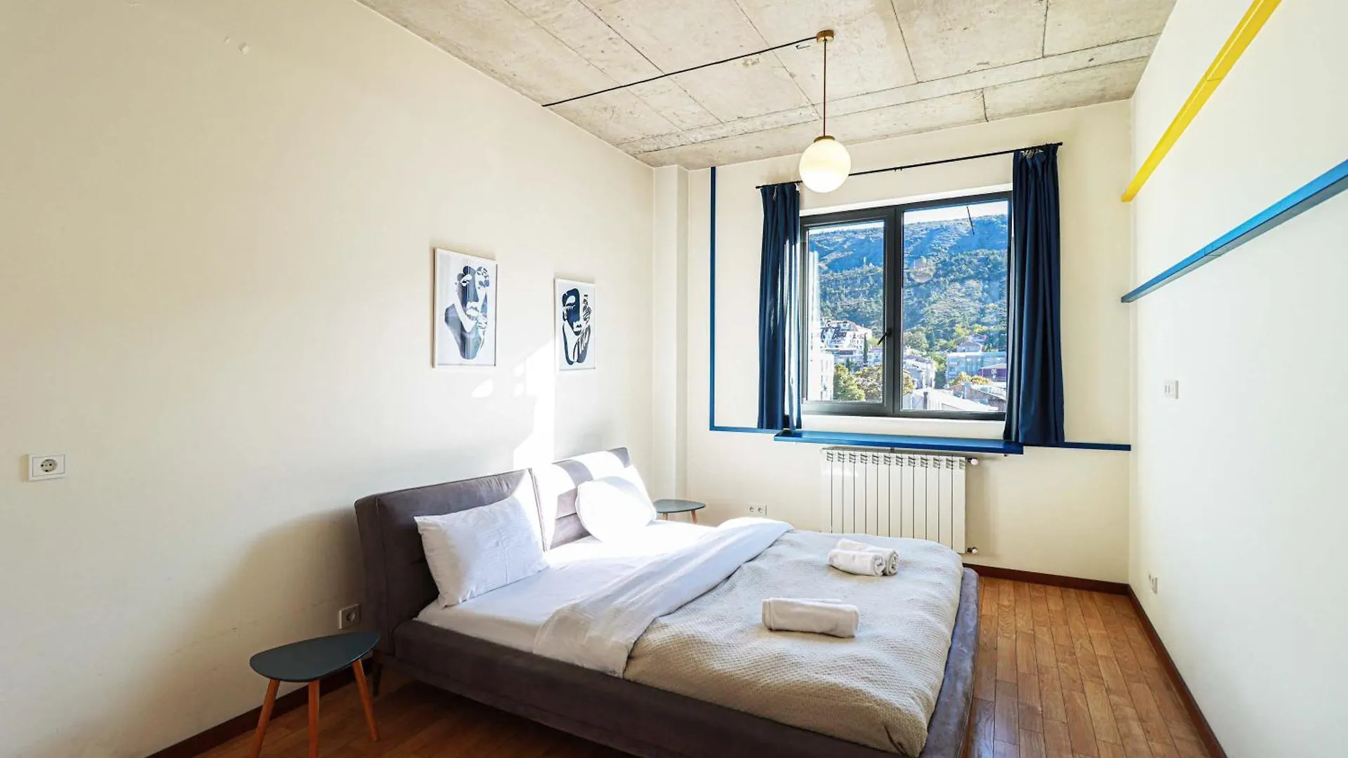 Modern 1Br Apt W Spacious Balcony & A Bathtub Tbilisi Georgia